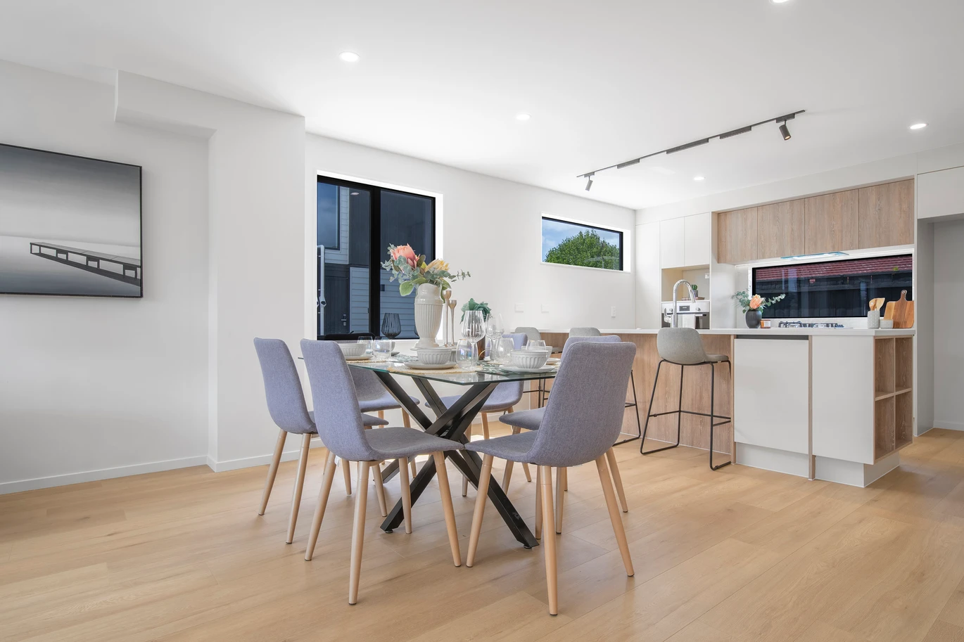 Brandnew standalone 2 beds 1 bath home with car park, close to schools, shops, train station, motorway access, 1/45 Great South Road, Takanini, Auckland