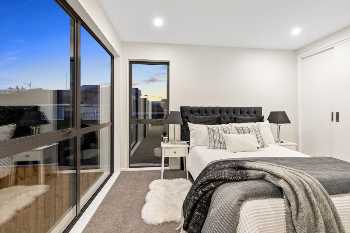 Make an offer, Double Westlake school zone, 10-year Master Build Guarantee, Freestanding 4 beds home, 33D Stanley Avenue, Milford, Auckland