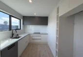 For rent, 4 beds 2.5 baths townhouse, available November 3, 2025, 1/34 Hyperion Drive, Manurewa, Auckland