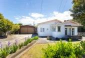 3 beds house on 1,012m² section, live, do=up or develop, 4 Holly Street, Avondale, Auckland