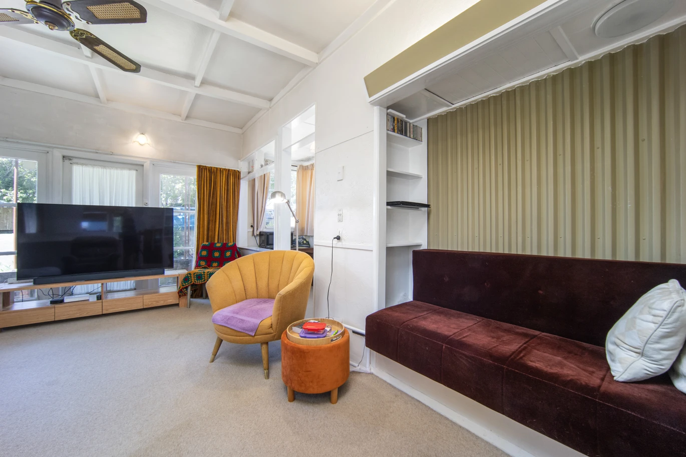 3 beds house on 1,012m² section, live, do=up or develop, 4 Holly Street, Avondale, Auckland