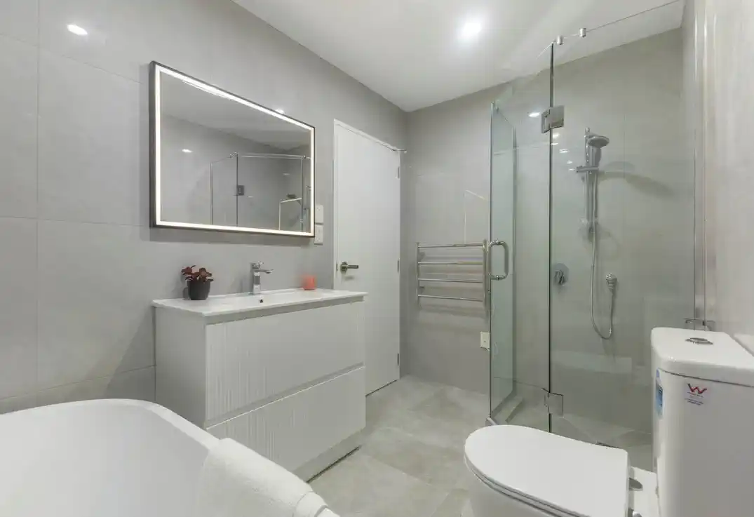 For rent, 5 beds 3 baths house, Available from November 15, 23A Seymour Avenue, Papatoetoe, Auckland