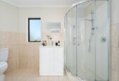 3 beds 3 baths home, walks to Dress Smart, Onehunga Mall, Royal Oak Mall, 870B Manukau Road, Royal Oak, Auckland