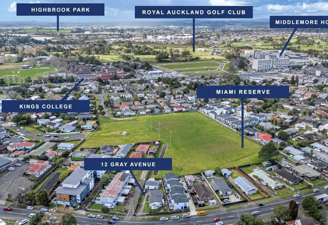 For rent, 3 beds 1 bath 1 Utility room house, Available from November 20, 12 Gray Avenue, Mangere East, Auckland