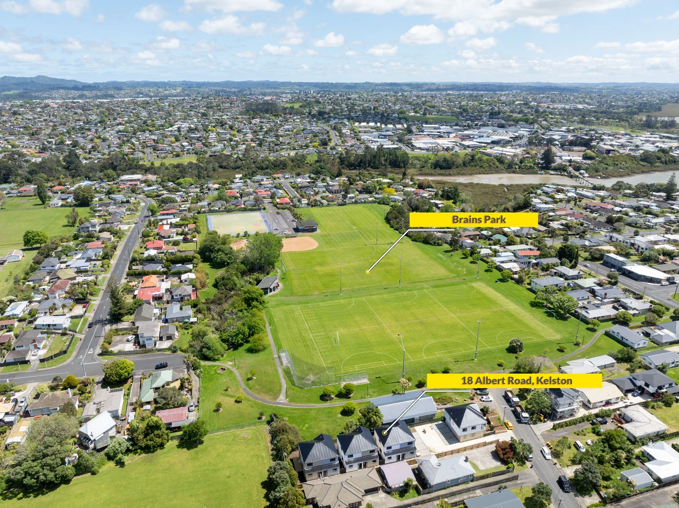 Brandnew, Smart Layout Parkside 3 beds 2 baths home with car park, moments from shopping centres, 7/18 Albert Road, Kelston, Auckland