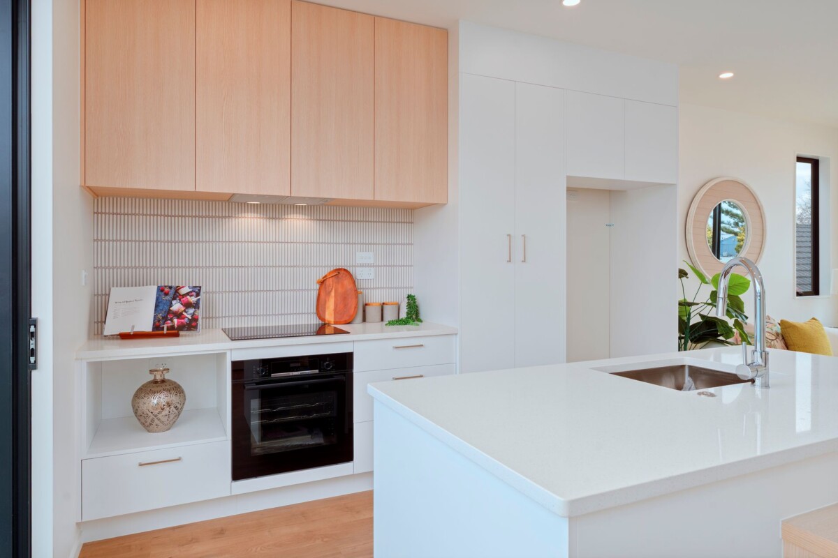 10-Year Master Build Guarantee, Top school zone, brandnew freehold 3 beds home, walks to beach, 6 Shakespeare Road, Milford, Auckland