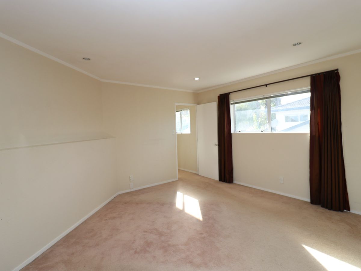 For rent, 4 beds 2 baths house, Available from 27 Nov 2025, A / 50 Whitford Road, Meadowlands, Auckland