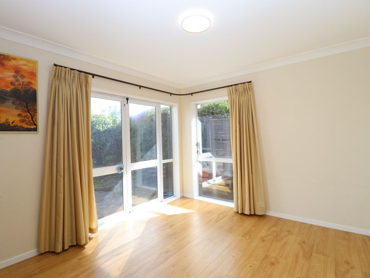For rent, 4 beds 2 baths house, Available from 27 Nov 2025, A / 50 Whitford Road, Meadowlands, Auckland