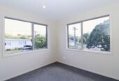 For rent, Powered by solar energy, 3 beds 1 study room 2 baths townhouse, Available from 1 Dec, 30C Ngarimu Road, Panmure, Auckland