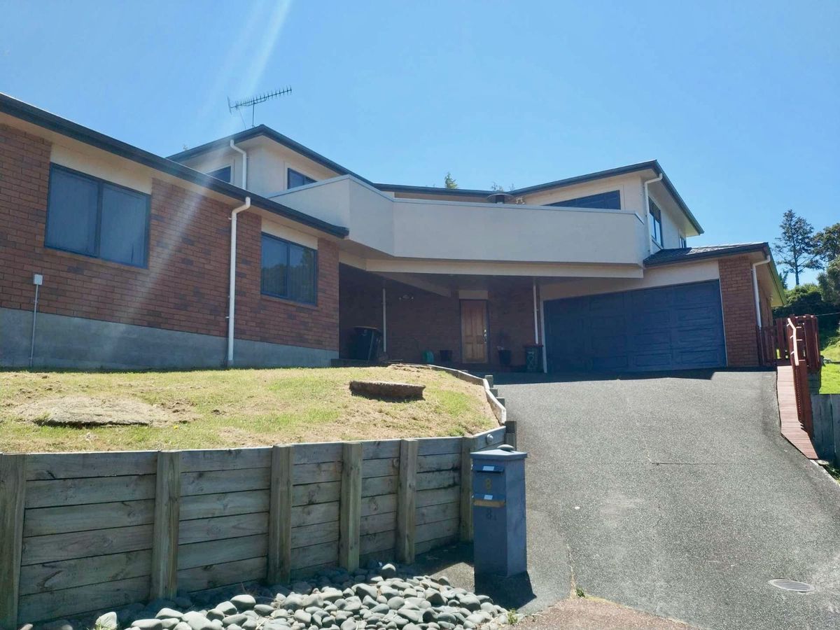 For rent, Macleans school zone, Water Included, 2 beds 1 study room, 1 bath house, Available 20th Nov, Mellons Bay, Auckland