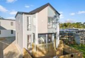 For rent, WINZ ok, 2 beds + study room, 1.5 bath townhouse, Available 26th Nov, Sunnyhills, Auckland