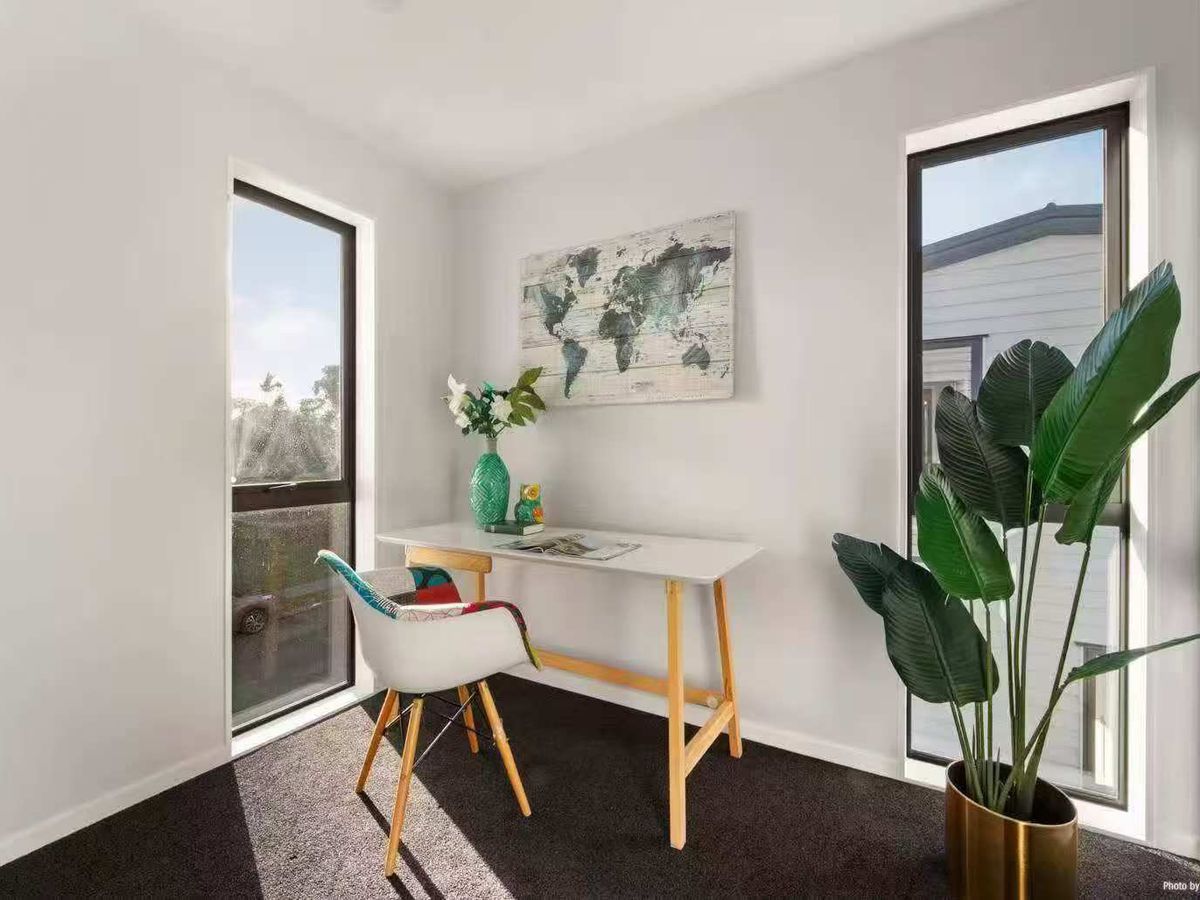 For rent, WINZ ok, 2 beds + study room, 1.5 bath townhouse, Available 26th Nov, Sunnyhills, Auckland