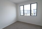 For rent, 3 beds 2 baths townhouse, Available from 27th Nov, 8 Serpent road, Flat Bush, Auckland