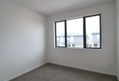 For rent, 3 beds 2 baths townhouse, Available from 27th Nov, 8 Serpent road, Flat Bush, Auckland