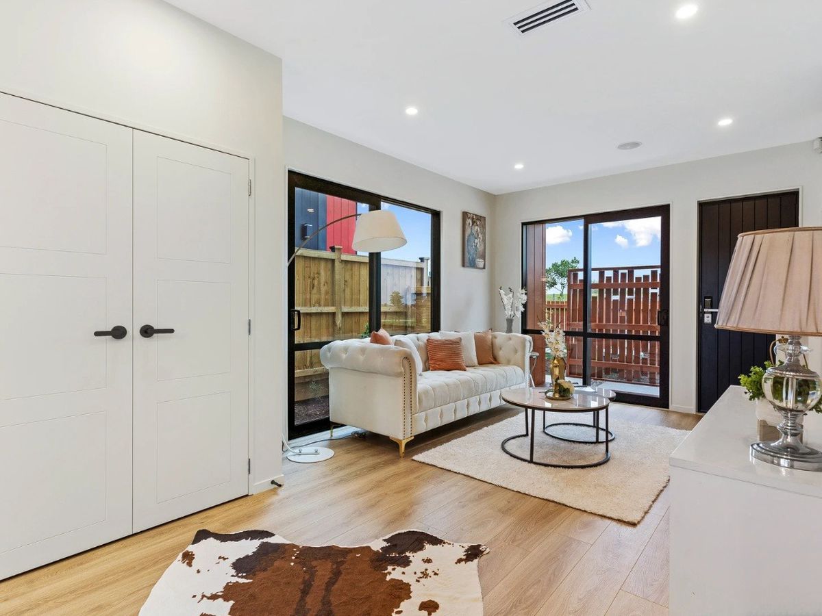 For rent, Brandnew 4 beds 2 baths house, Available 11th Nov, 65 Manugakaraka Road, Karaka, Auckland