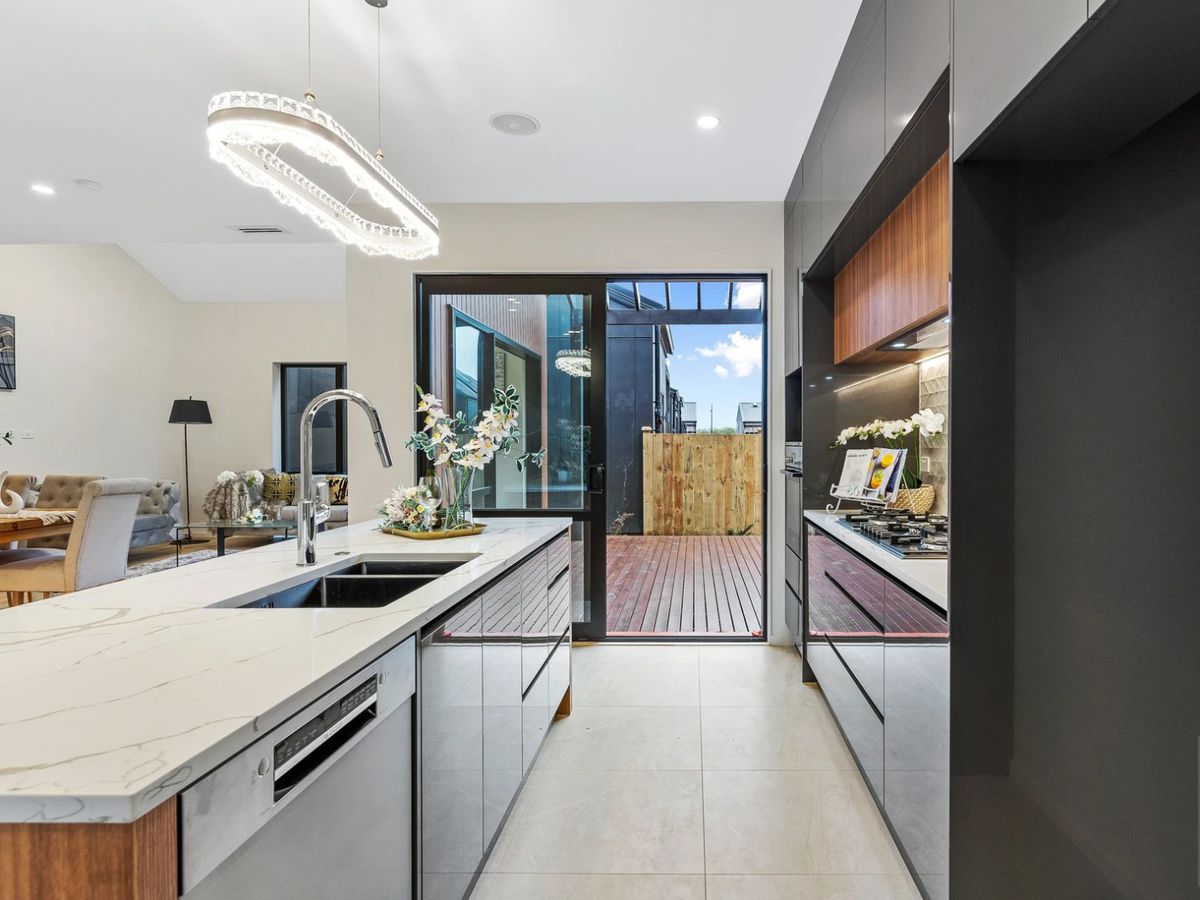 For rent, Brandnew 4 beds 2 baths house, Available 11th Nov, 65 Manugakaraka Road, Karaka, Auckland