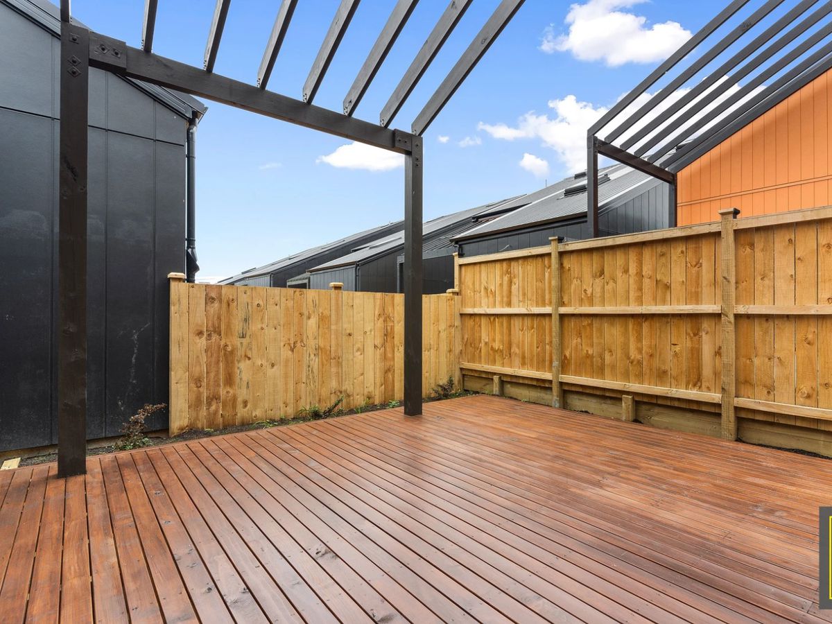 For rent, Brandnew 4 beds 2 baths house, Available 11th Nov, 65 Manugakaraka Road, Karaka, Auckland