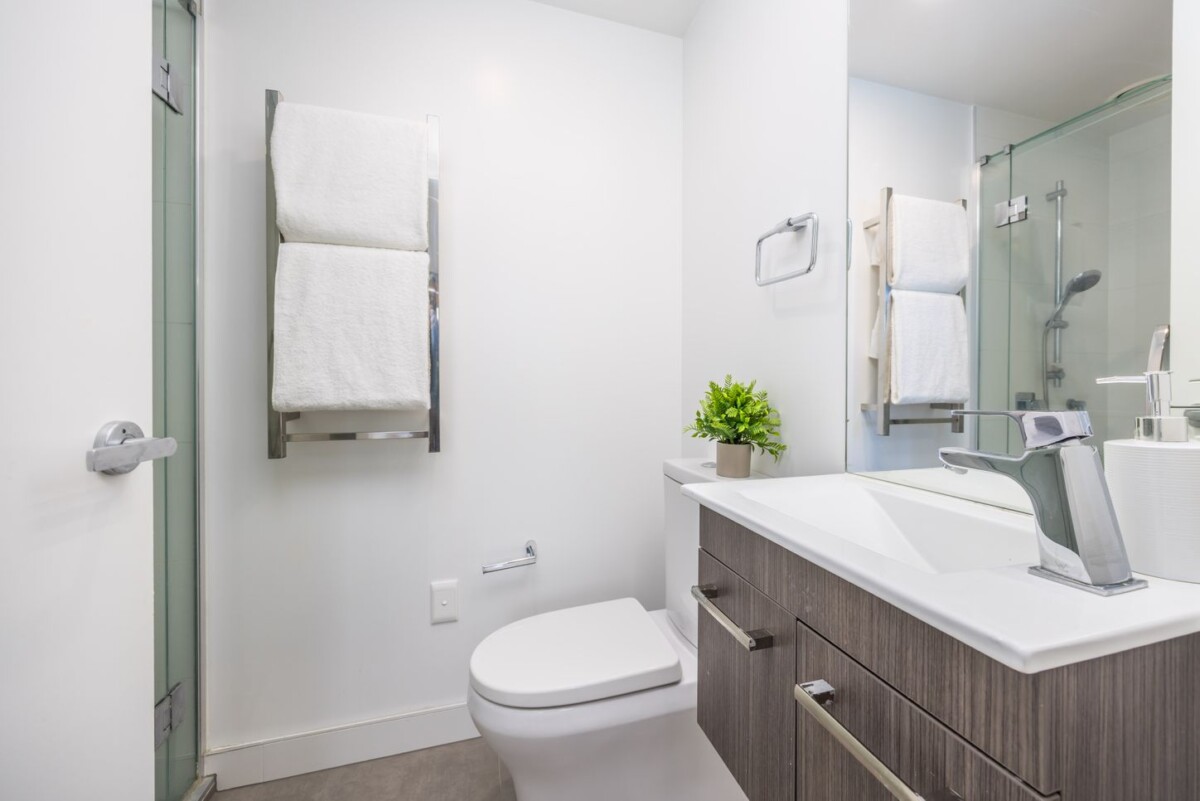 2 beds 2 baths apartment (63m2), 805/147 Nelson Street, Auckland