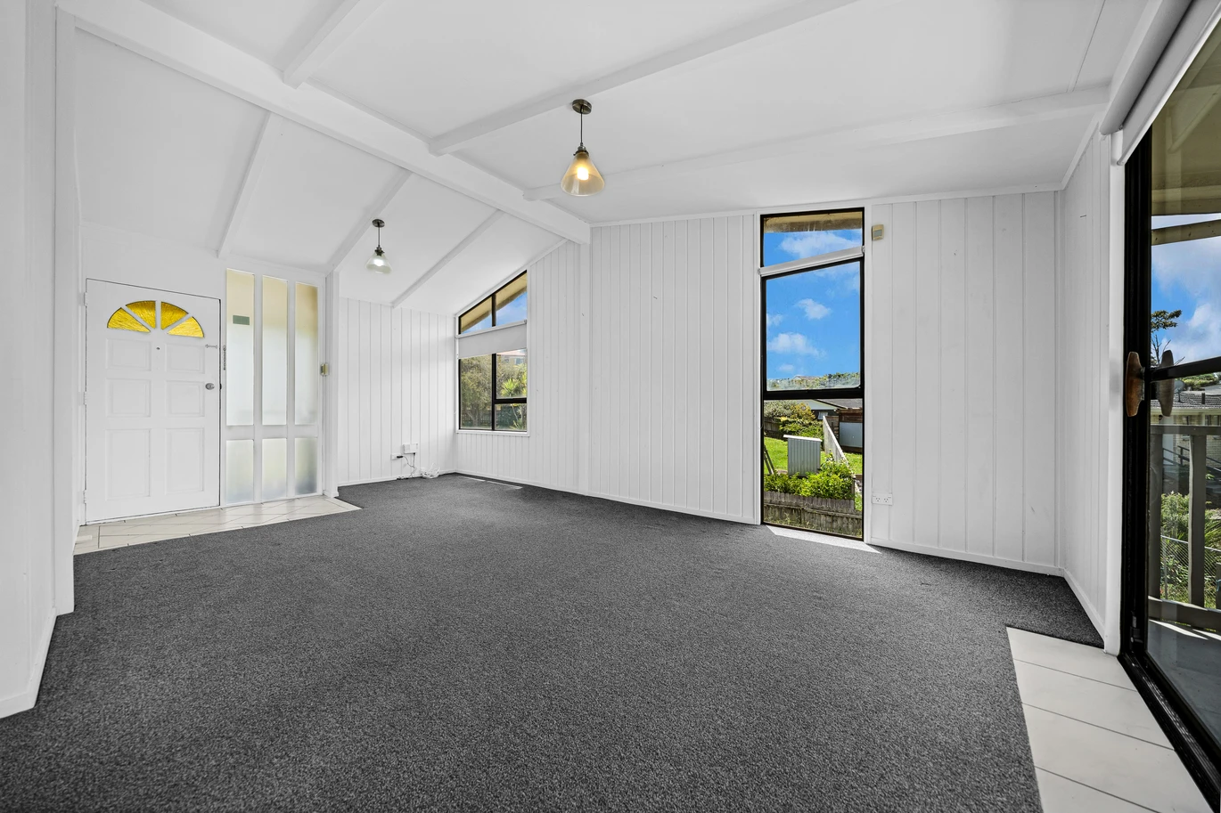 5 (3 + 2) beds houses on 833m2 land, live or develop, 9 & 9A Sherie Place, Howick, Auckland