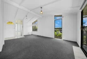 5 (3 + 2) beds houses on 833m2 land, 9 & 9A Sherie Place, Howick, Auckland