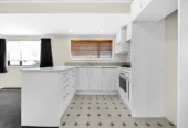 5 (3 + 2) beds houses on 833m2 land, 9 & 9A Sherie Place, Howick, Auckland