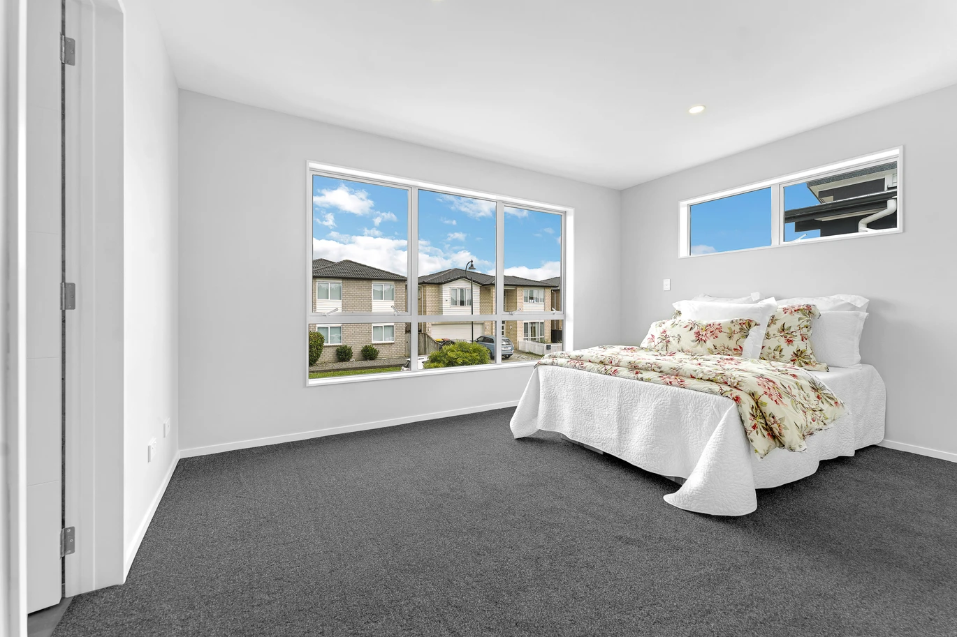 Ormiston school zone, brandnew 6 beds 5.5 baths house on 396m2 section, with 2 kitchens, 2 beds granny, 32 Castlebane Drive, Flat Bush, Auckland
