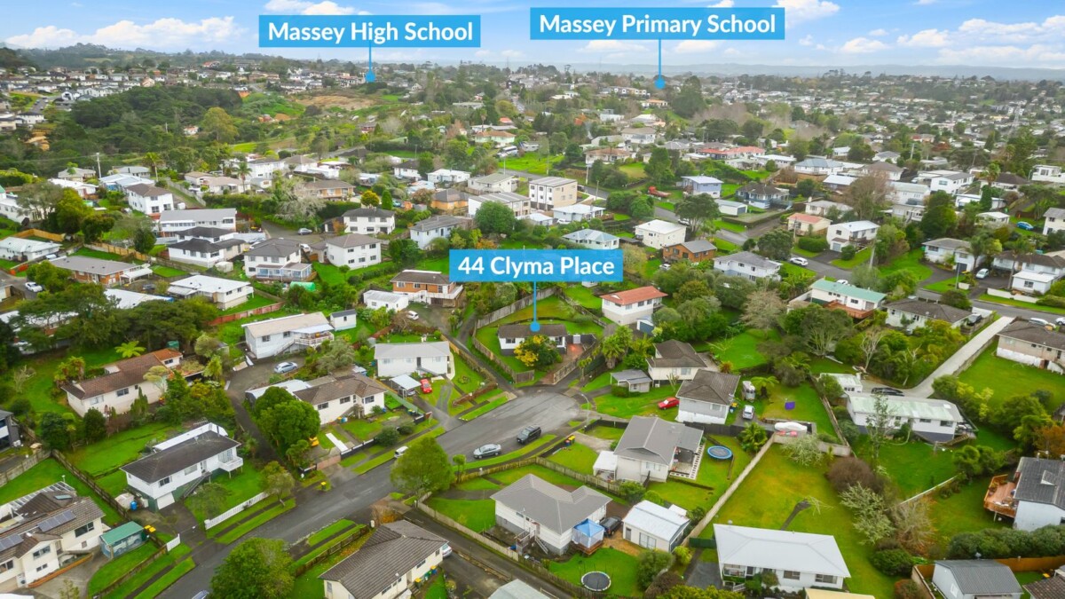 3 beds house on 693m2 section, next house also for sale (3 beds house on 959m2 section, 37 Clyma Place, Massey,), 44 Clyma Place, Massey, Auckland
