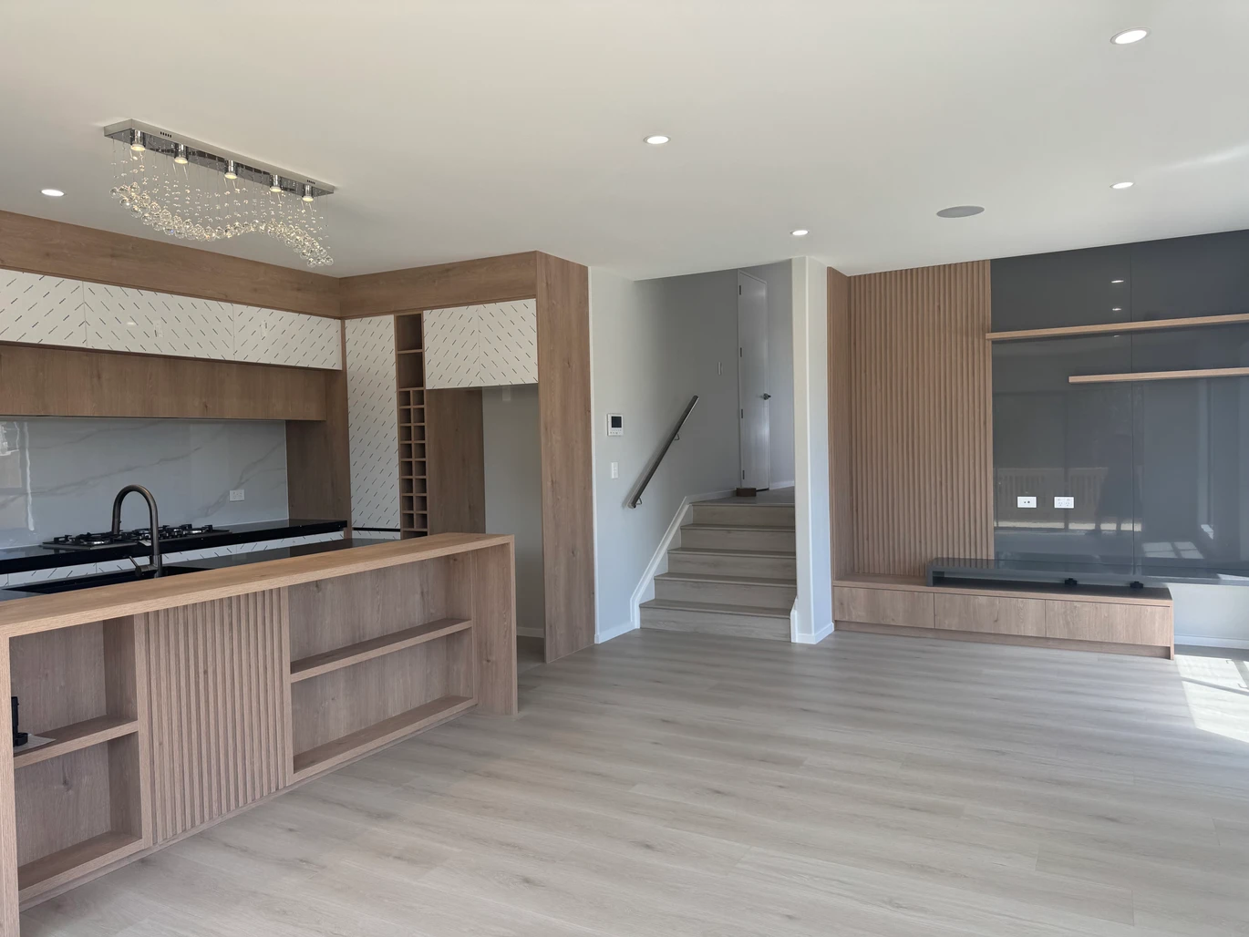 Ormiston school zone, brandnew 6 beds 5.5 baths house on 396m2 section, 2 kitchens, with 2 beds granny, 30 Castlebane Drive, Flat Bush, Auckland