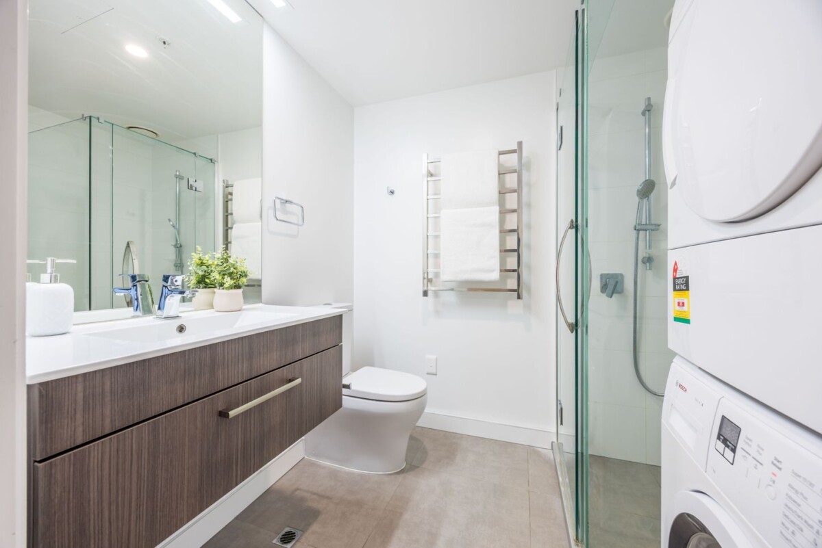 2 beds 2 baths apartment (63m2), 805/147 Nelson Street, Auckland
