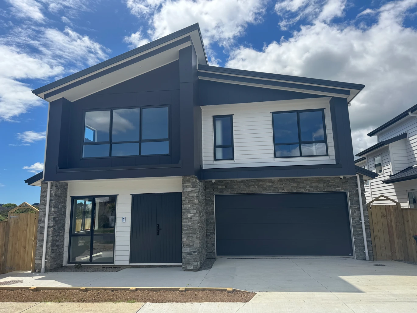 Ormiston school zone, brandnew 6 beds 5.5 baths house on 396m2 section, 2 kitchens, with 2 beds granny, 30 Castlebane Drive, Flat Bush, Auckland