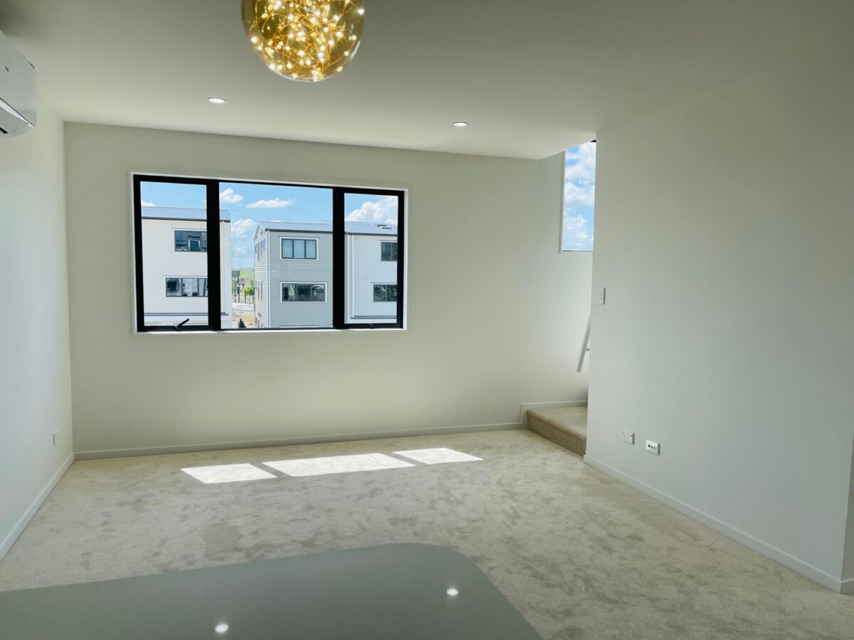 Must sell, affordable brandnew 3 beds + study, 4 baths home, 2 car parks, with 1 bed granny, 9 Auranga Drive, Drury, Auckland