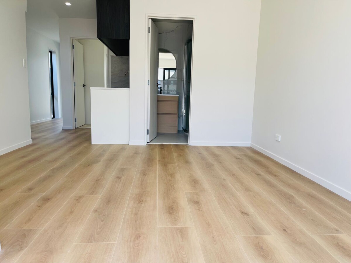 Must sell, affordable brandnew 3 beds + study, 4 baths home, 2 car parks, with 1 bed granny, 9 Auranga Drive, Drury, Auckland