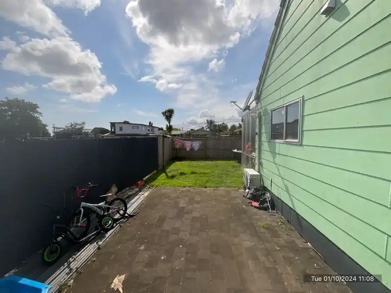 For rent, 2 beds 1 bath house, Available now, 3/92 Kenderdine Rd, Papatoetoe, Auckland