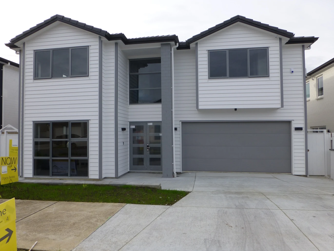 6 bed 5 baths (4 ensuites) house on 402m2 section, with 2 beds granny, 18 Horsefield Drive, Flat Bush, Auckland