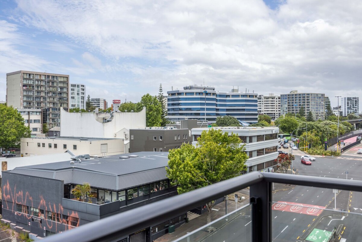 2 beds 2 baths apartment (63m2), 805/147 Nelson Street, Auckland