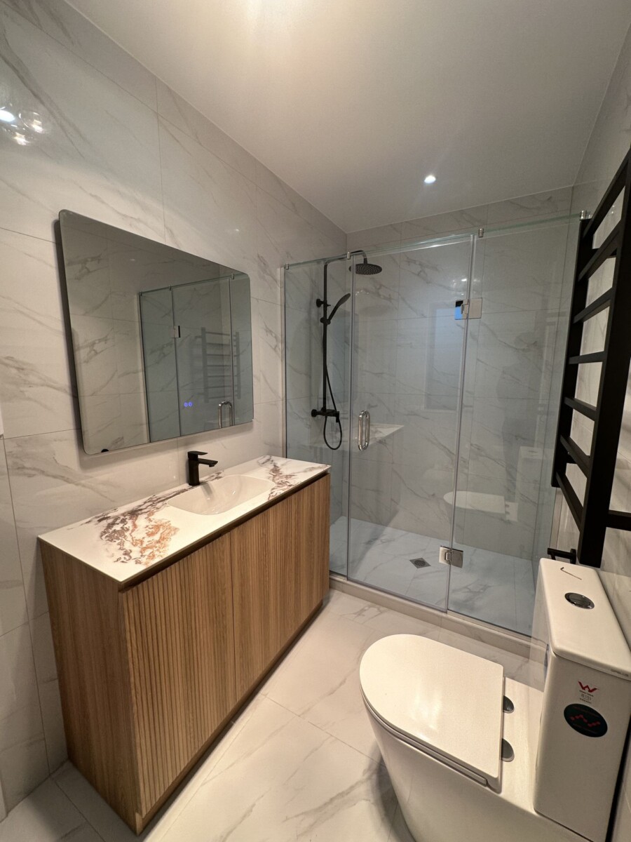 6 beds 4.5 baths house, with 2 beds granny, 23 Drumnaconagher Road, Flat Bush, Auckland