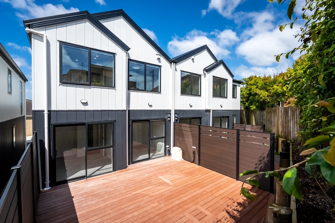 Marina View School Zone, brandnew 2 beds 1.5 baths home with Garage, ( 3 beds 2 baths home with Garage also available), Lot 6/3 Worthington Place, West Harbour, Auckland