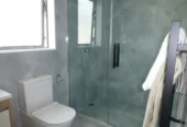 6 bed 5 baths (4 ensuites) house on 402m2 section, with 2 beds granny, 18 Horsefield Drive, Flat Bush, Auckland