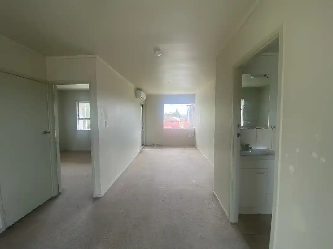 For rent, 2 beds 1 bath 1 car park apartment, Available now, 7/84 Princes Street, Otahuhu, Auckland