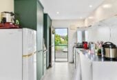 Albany school zone, 2 beds 1 bath apartment with 2 car parks, minutes to Albany Mall, 2/437B Albany Highway, Albany, Auckland