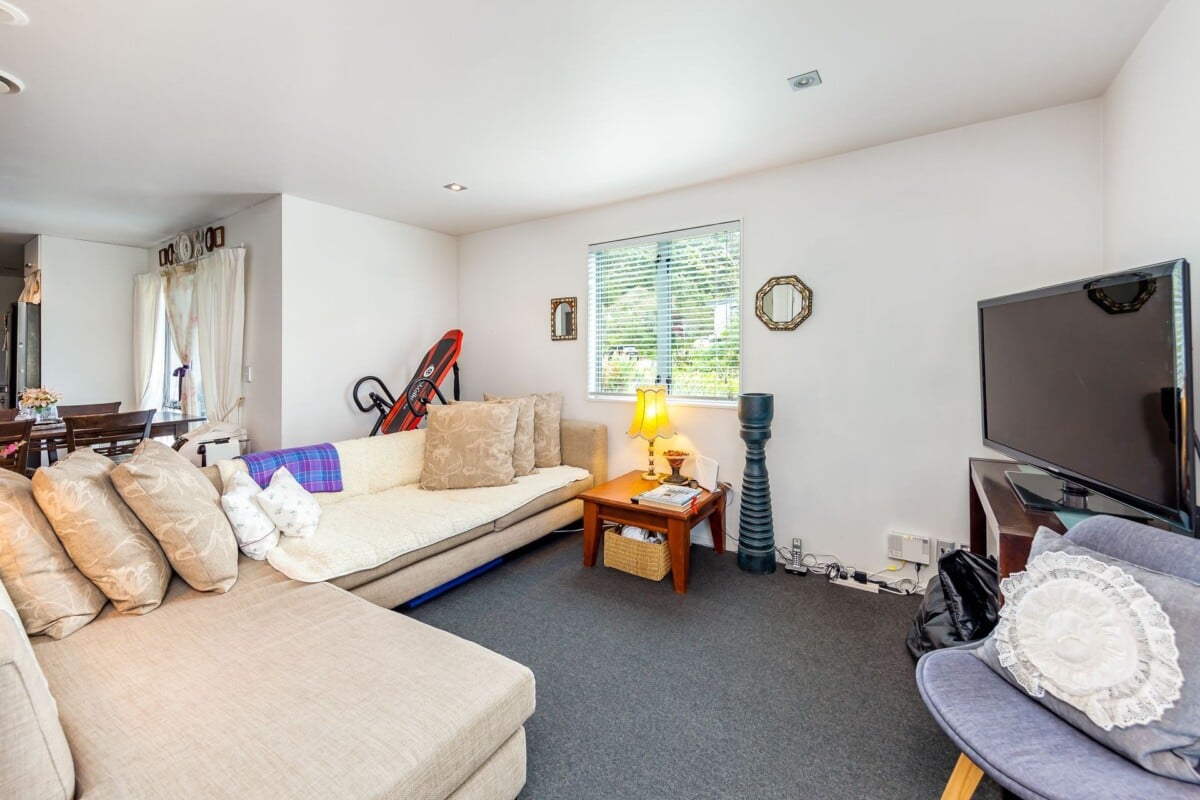 Develop site, 32-unit apartment on 8230 m2 land, returning approximately $918,800 gross per annum, concept plans indicating capacity for 115+ apartments, 1-32/222 Albany Highway Schnapper Rock, Auckland