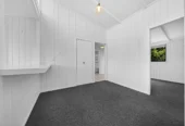 5 (3 + 2) beds houses on 833m2 land, 9 & 9A Sherie Place, Howick, Auckland