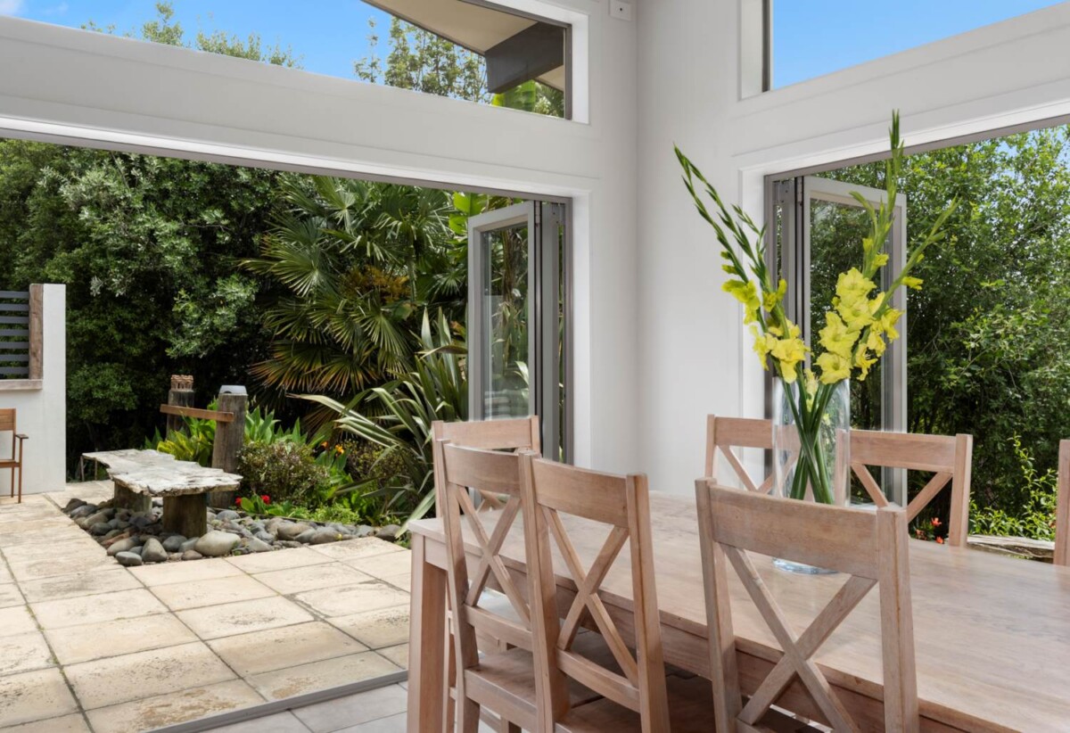 Future Urban Zone in a high-growth area, built with plaster over concrete, 385m² 5 beds house on 1.4200ha land, close to schools, shopping centre, motorway access, currently rented, 59 Russell Road, Wainui, Orewa, Auckland