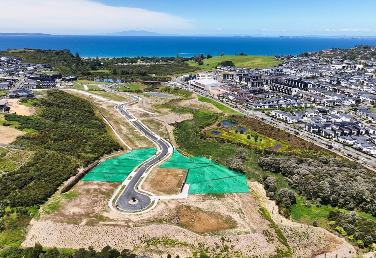 439m² section, walks to Long Bay Village, schools, beach, Sold January 2026 for $695,652, 10 Streamview Way, Long Bay, Auckland