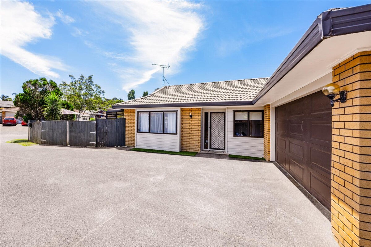 Macleans school Zone, renovated, brick 3 beds house, 21A Britannia Place, Half Moon Bay, Auckland