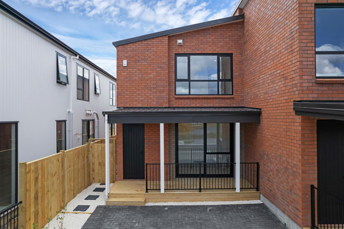 Brand New 4 Beds 3 baths Home with Brick Cladding, with easy access to schools, shops, and motorway, 12 Waimarie Drive, Karaka, Auckland
