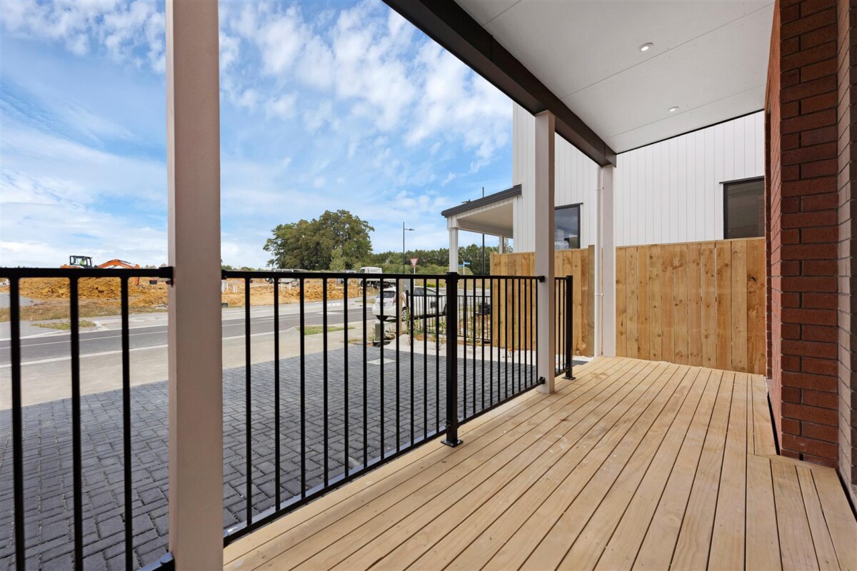 Brand New 4 Beds 3 baths Home with Brick Cladding, with easy access to schools, shops, and motorway, 12 Waimarie Drive, Karaka, Auckland