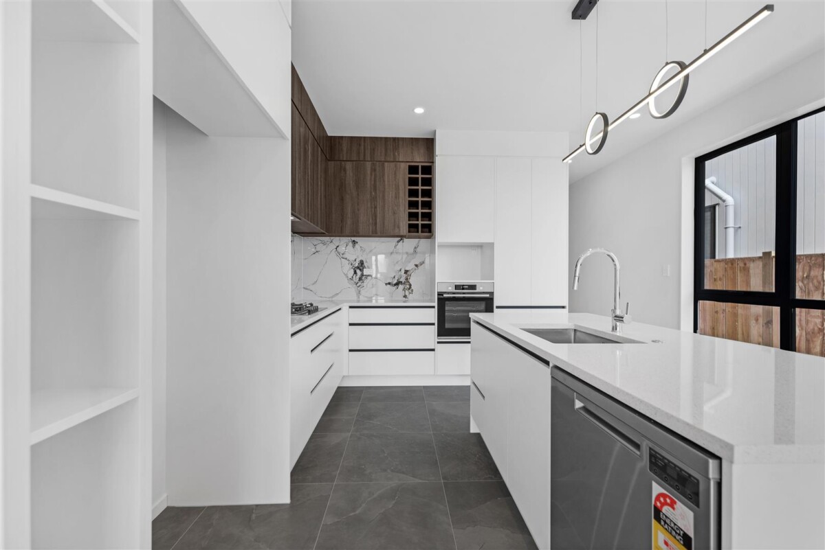 Brand New 4 Beds 3 baths Home with Brick Cladding, with easy access to schools, shops, and motorway, 12 Waimarie Drive, Karaka, Auckland