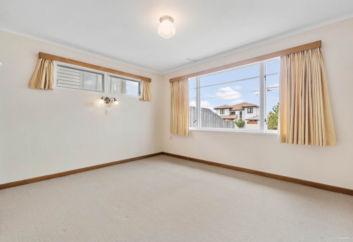 Double Westlake school zone, Brick 3 beds house on 1298m2 section, with RC, EPA for 3 new houses, minutes from Milford Mall, shops, beach, schools, live or develop, 5 Richards Avenue, Forrest Hill, Auckland