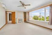 Double Westlake school zone, Brick 3 beds house on 1298m2 section, with RC, EPA for 3 new houses, minutes from Milford Mall, shops, beach, schools, live or develop, 5 Richards Avenue, Forrest Hill, Auckland
